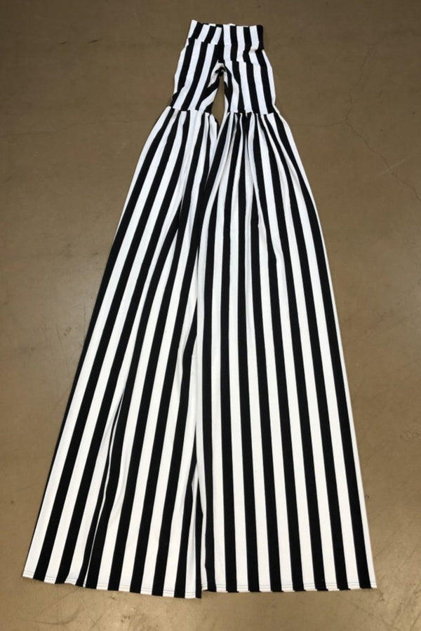 Legging Style Stilt Pants in Black and White Vertical Stripe - 4