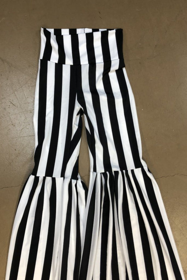 Legging Style Stilt Pants in Black and White Vertical Stripe - 5